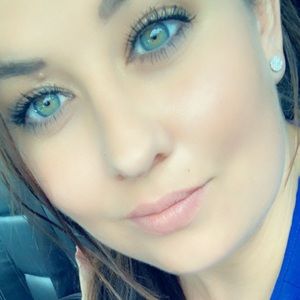 Meet your Posher, Stefanie